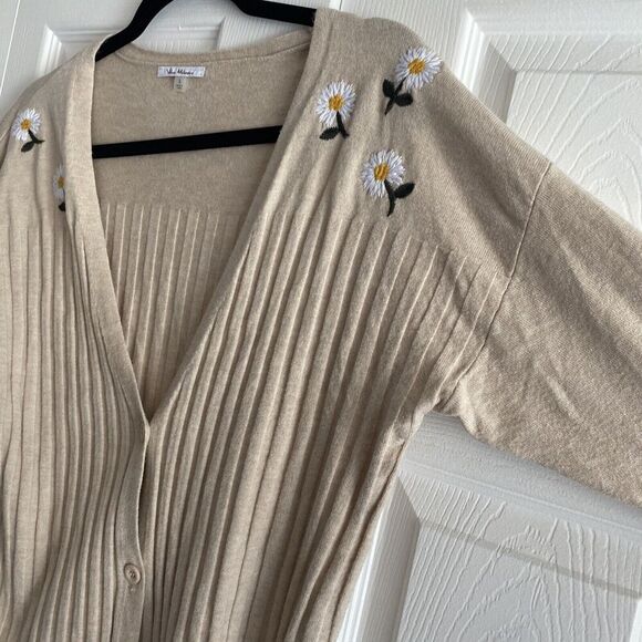Vila Milano Knit Cardigan Daisy Embroidered Soft Feminine Sweater Large - Picture 6 of 7